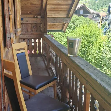 Resi's Kitz アパート